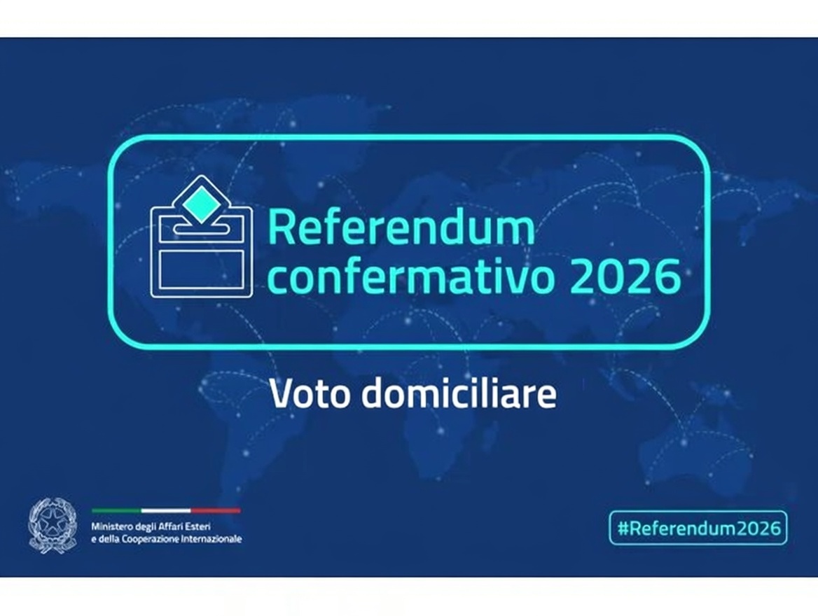 Referendum confermativo 2026 - voto domiciliare. Immagine su sfondo blu e scritte bianche e azzurre.
