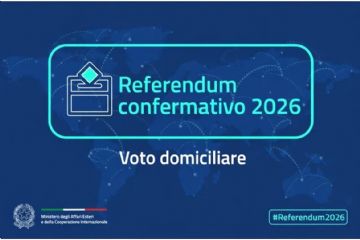 Referendum confermativo 2026 - voto domiciliare. Immagine su sfondo blu e scritte bianche e azzurre.